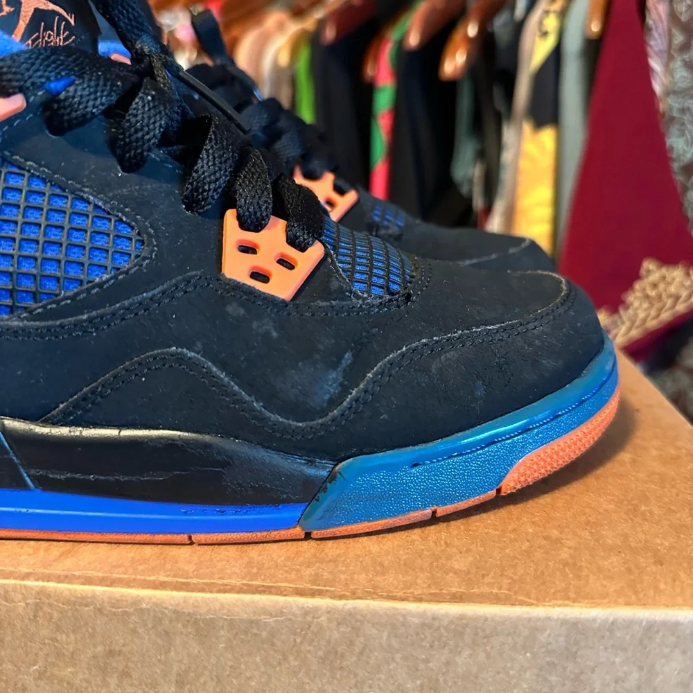 Jordan 4 Retro 2012 CAVS 6Y GS(Grade School) - Picture 9 of 15